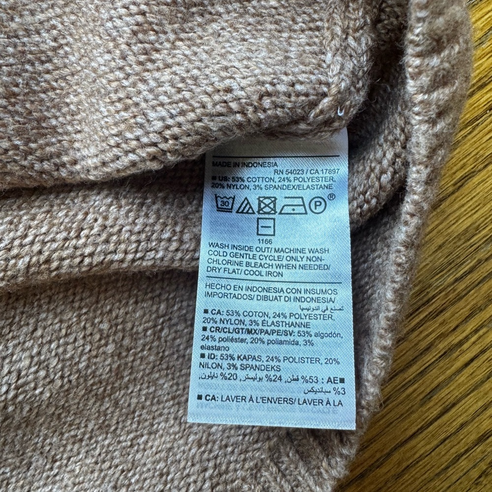 Old Navy Women Sweater size m Brown
Cotton Blend Off Shoulder Knit pullover - Picture 5 of 9